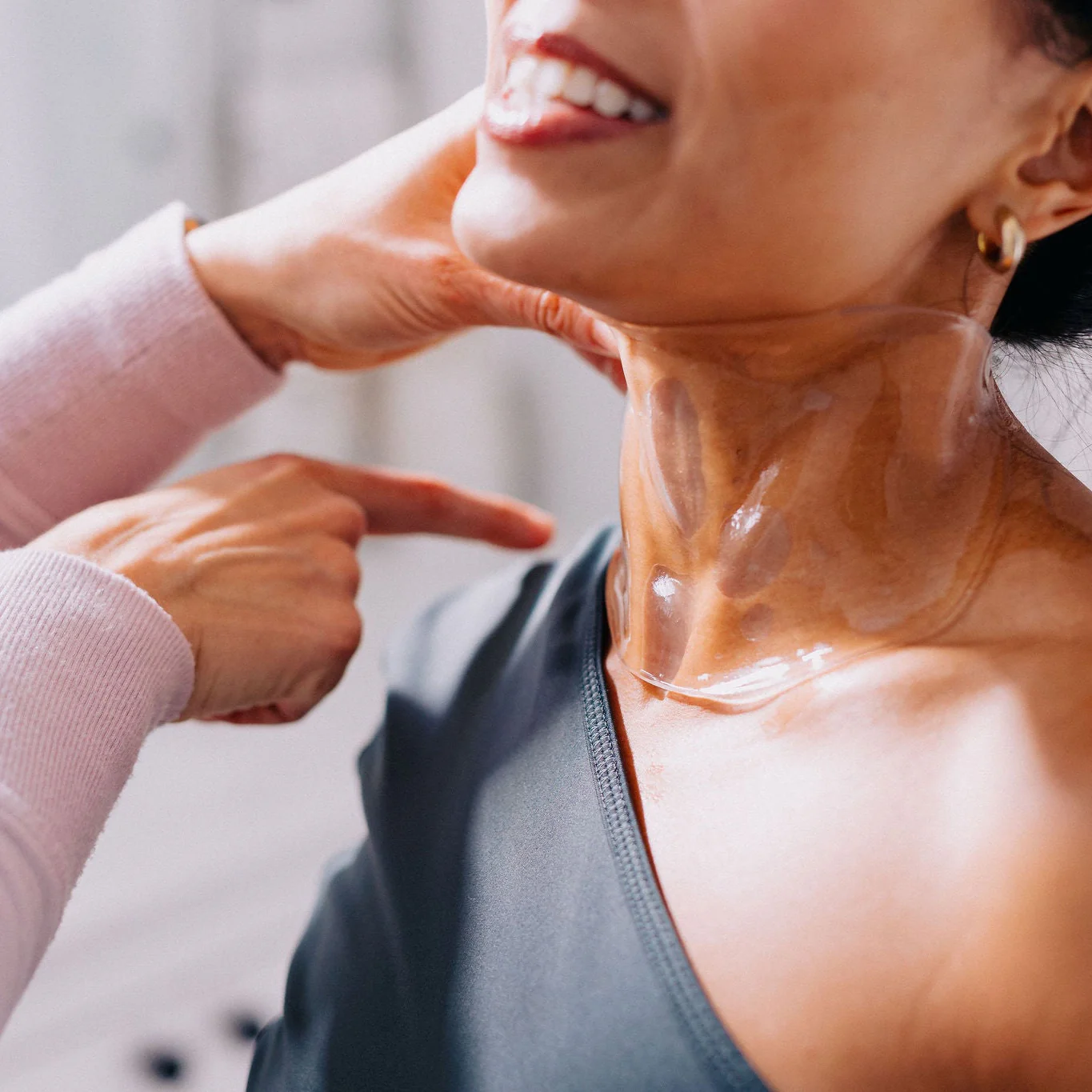 Neck Mask with Apple Stem Cell Serum - Image 4