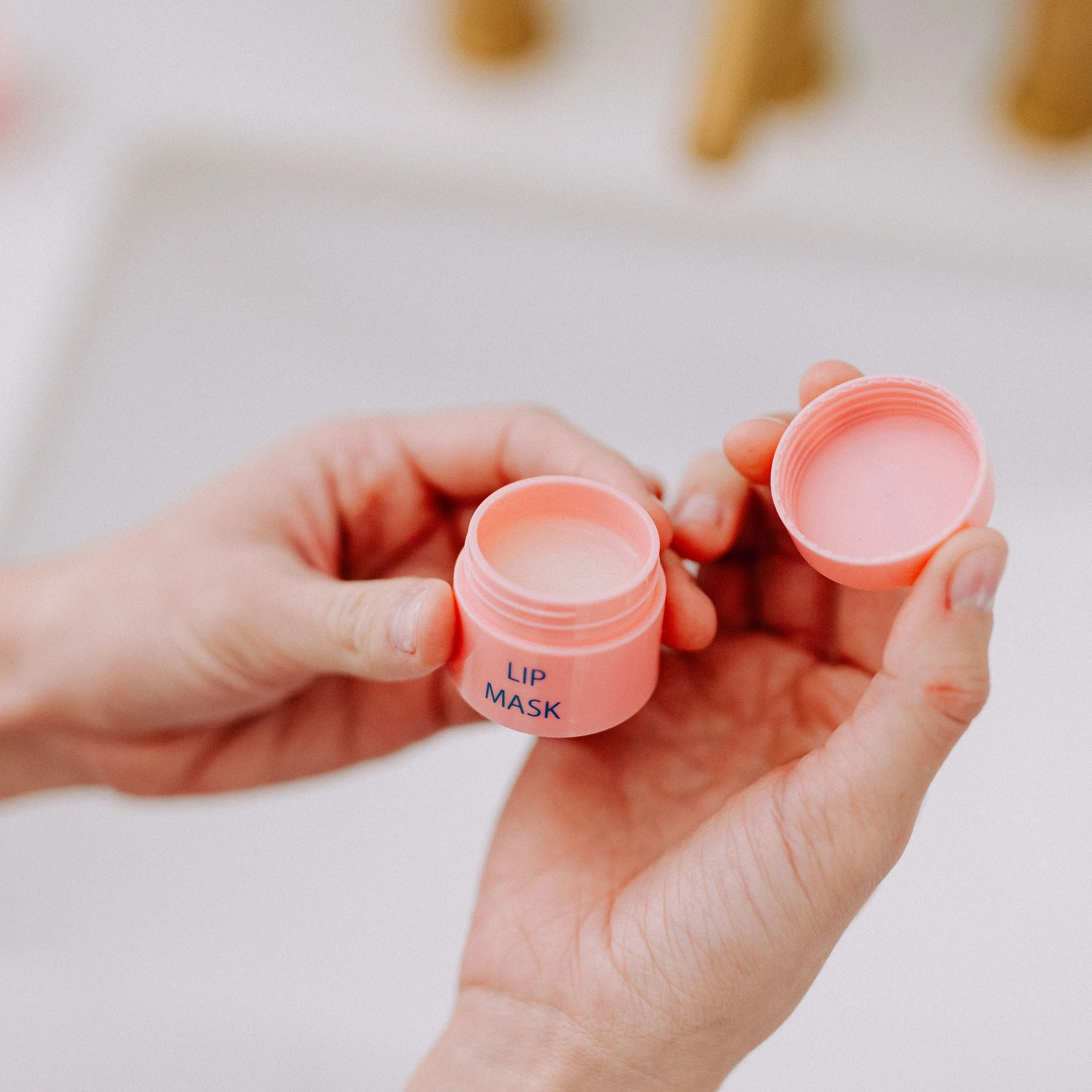 Lip Mask with Moisturizing Castor Oil & Squalane - Image 4